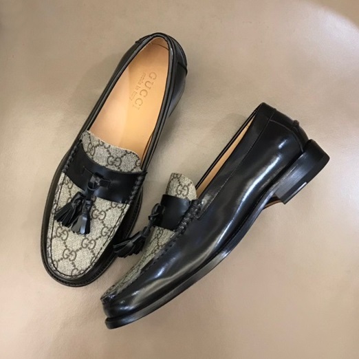 グッチメンズブラックローファーc04791