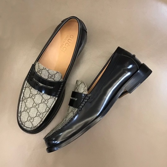 グッチメンズブラックローファーc04794