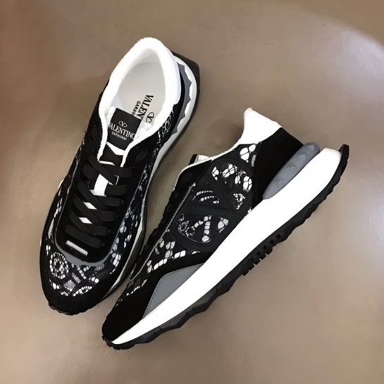 ヴァレンティノユニセックストレンディブラックスニーカーl02556