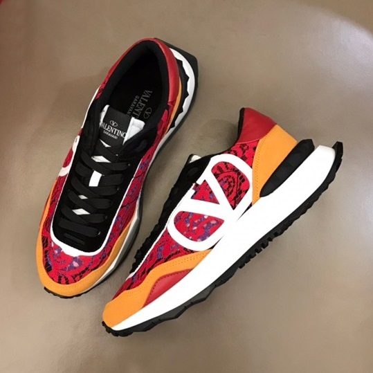 ヴァレンティノユニセックストレンディレッドスニーカーl02558