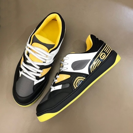 グッチメンズブラックスニーカーc04797