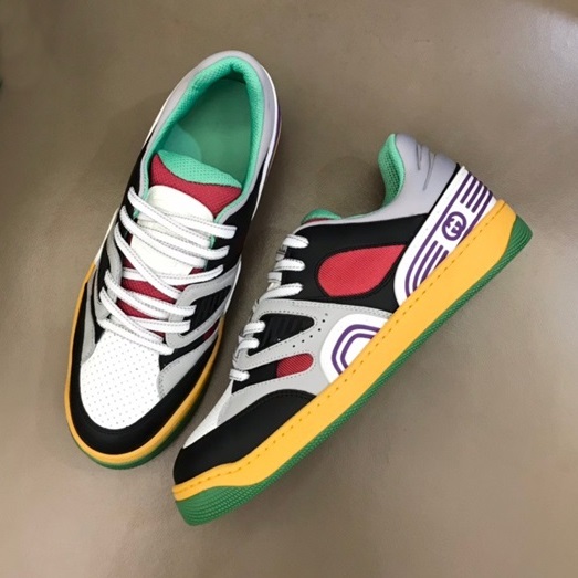 グッチメンズブラックスニーカーc04798