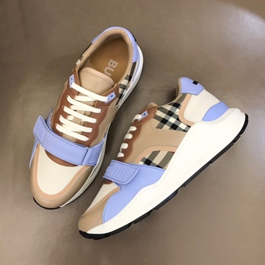 バーバリーユニセックスイニシャルパープルスニーカーr04317