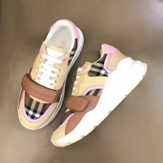 バーバリーユニセックスイニシャルキャメルスニーカーr04318