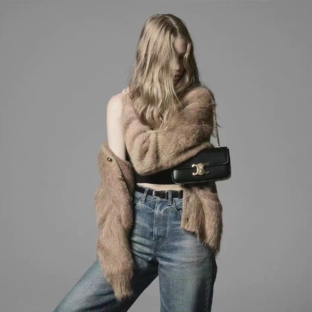 セリーヌレディーストリオンフブラックショルダーバッグl0269