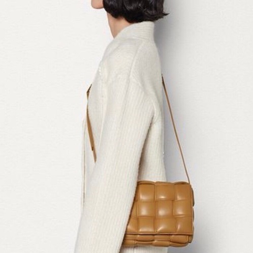 ボッテガヴェネタレディースキャメルカセットバッグv0282