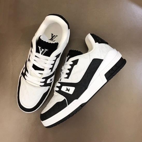 ルイヴィトンメンズブラックスニーカーu04907