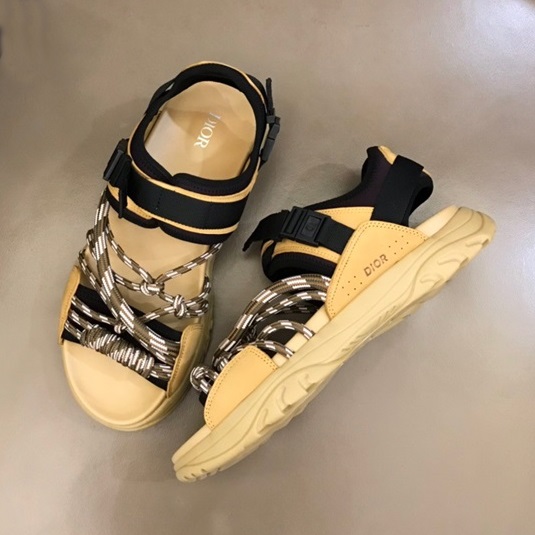 ディオールメンズトレンディキャメルサンダルo01874