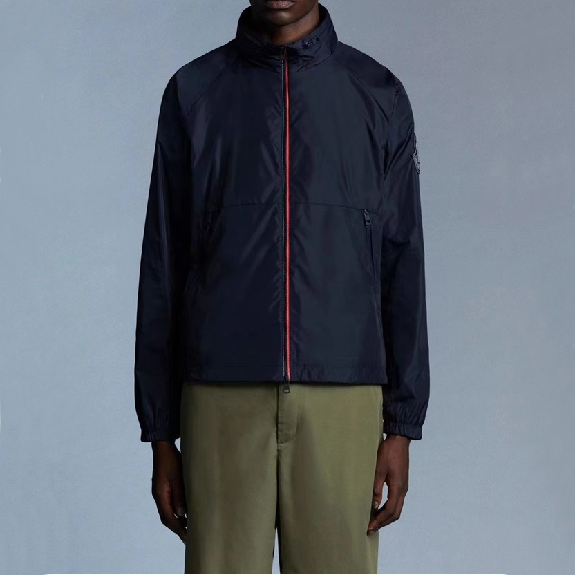 モンクレールメンズミニマルブラックジャケットc02492