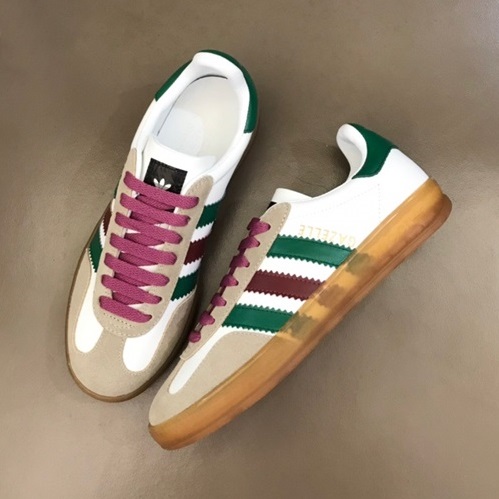 グッチユニセックスクラシックホワイトスニーカーc04915