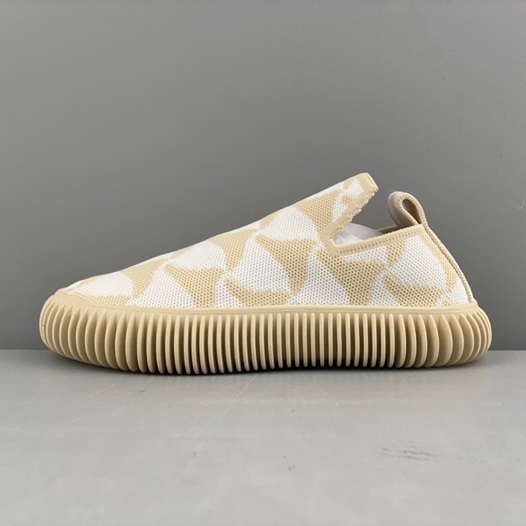 ボッテガヴェネタユニセックスモダンアイボリースリッポンv0311