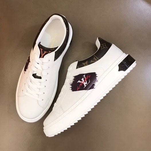 ルイヴィトンメンズブラウンスニーカーu04942