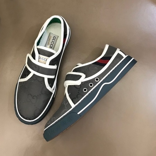 グッチユニセックステニスグレースニーカーc04921