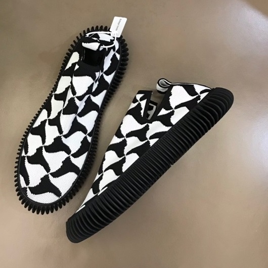 ボッテガヴェネタユニセックスモダンブラックスニーカーv0317