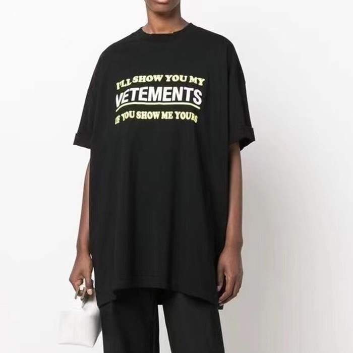 ヴェトモンユニセックストレンディブラック半袖Tシャツt0291