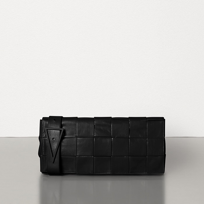 ボッテガヴェネタメンズブラックカセットバッグv0345