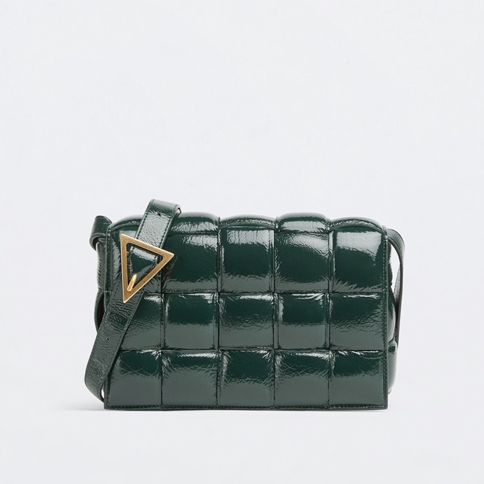 ボッテガヴェネタレディースグリーンカセットバッグv0378