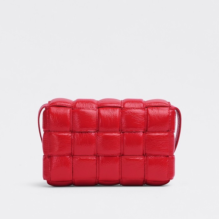 ボッテガヴェネタレディースレッドカセットバッグv0379