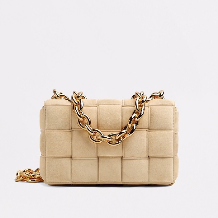 ボッテガヴェネタレディースベージュカセットバッグv0381