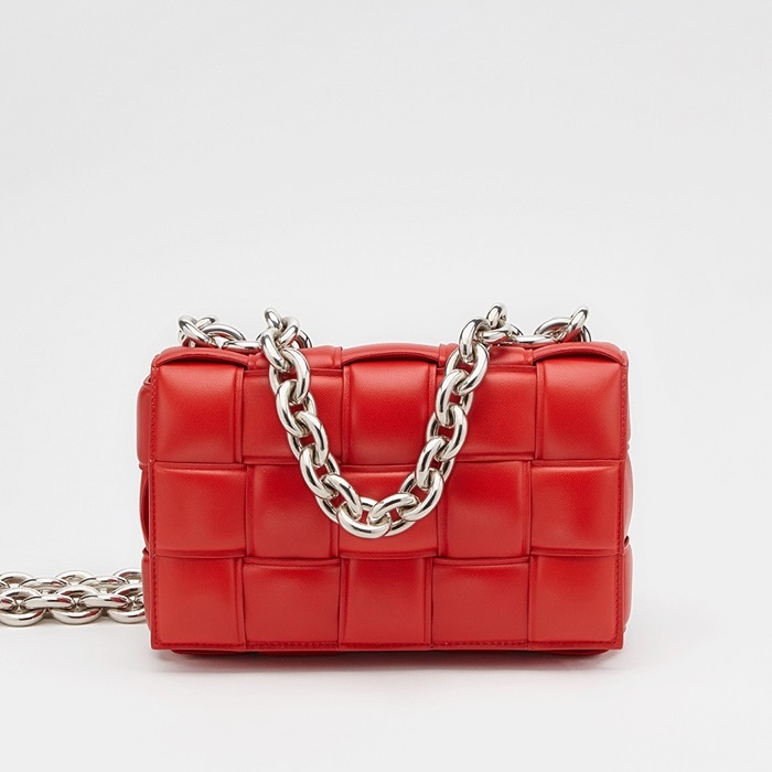 ボッテガヴェネタレディースレッドカセットバッグv0394