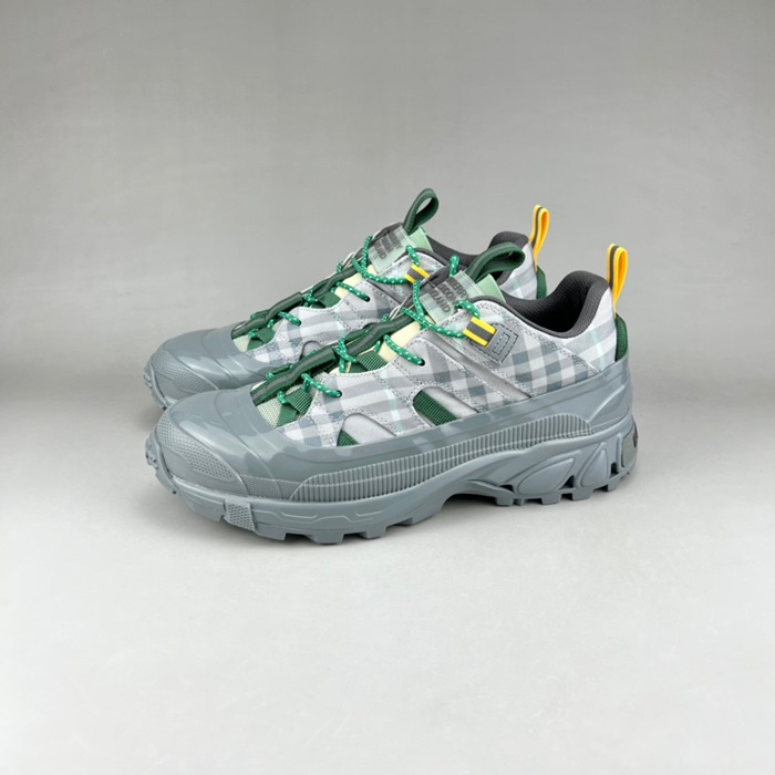 バーバリーメンズトレンディグレースニーカーr04448