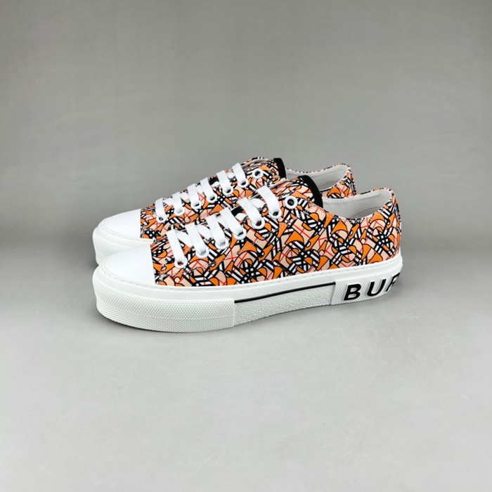 バーバリーメンズトレンディオレンジスニーカーr04451