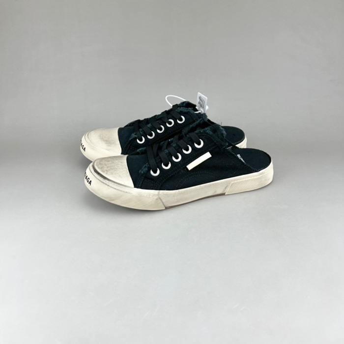 バレンシアガユニセックスクラシックブラックスニーカーl01615