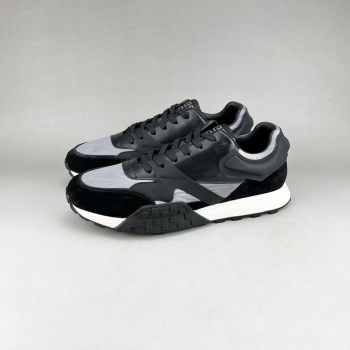 ジバンシィメンズクラシックブラックスニーカーv0779