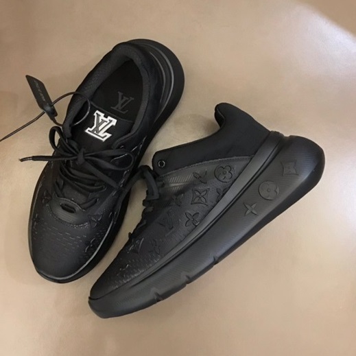ルイヴィトンメンズブラックスニーカーu05087