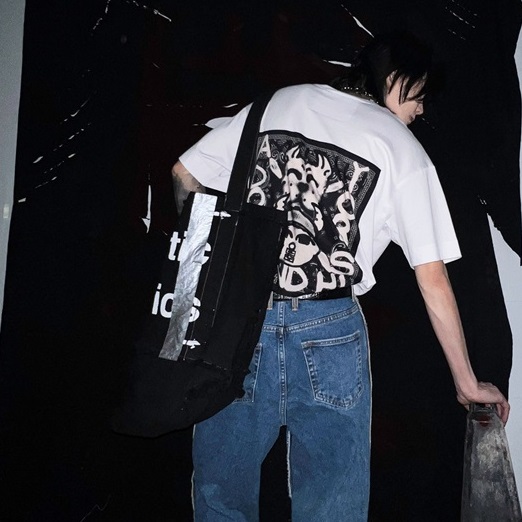 ジバンシィユニセックスクルーネックホワイト半袖Tシャツv0802