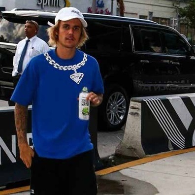 プラダメンズクルーネックブルー半袖Tシャツa02739