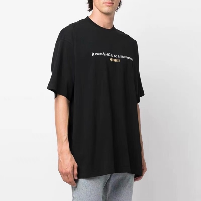 ヴェトモンユニセックストレンディブラック半袖Tシャツt0294