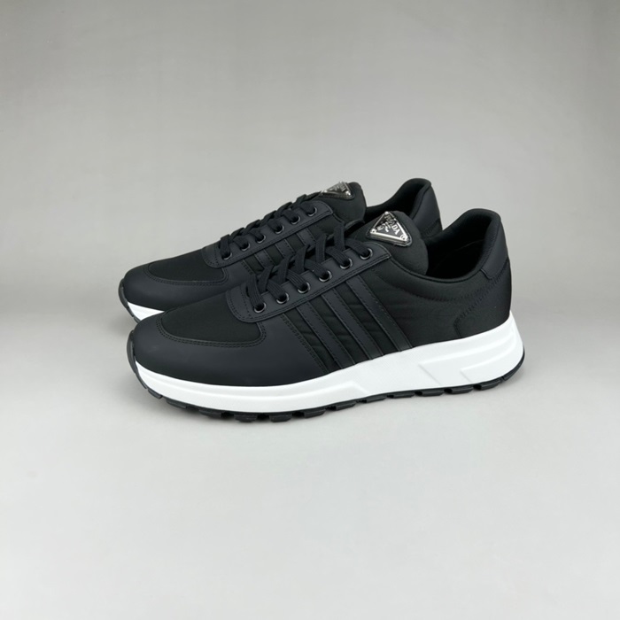 プラダメンズクラシックブラックスニーカーa02773