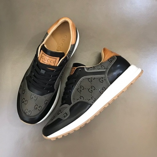 グッチメンズクラシックブラックスニーカーc05082