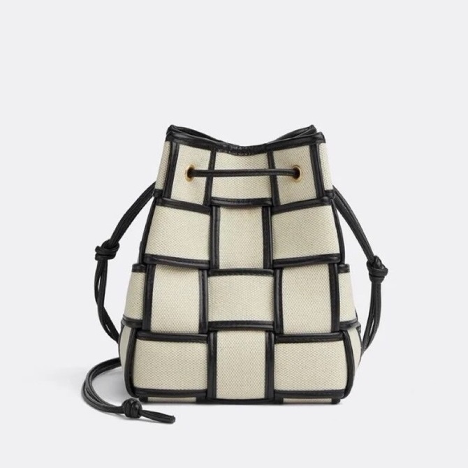 ボッテガヴェネタレディースブラックバケットバッグv0415