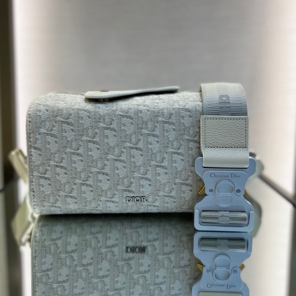 ディオールメンズグレークロスバッグo02097