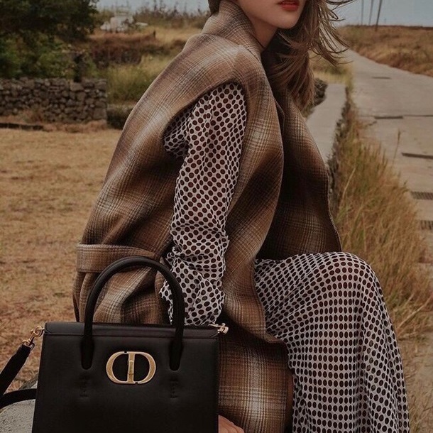 ディオールレディースブラックモンテーニュo02098