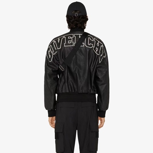 ジバンシィメンズカジュアルブラックジャケットv0825