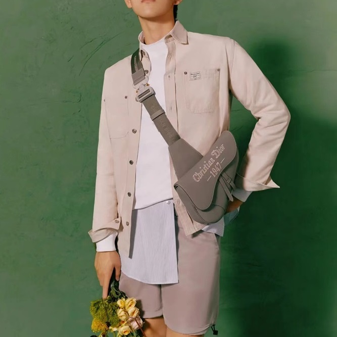 ディオールメンズクラシックホワイトシャツo02127