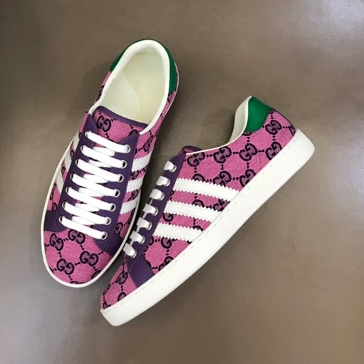 グッチメンズクラシックピンクスニーカーc05132