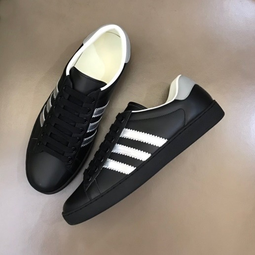 グッチメンズクラシックブラックスニーカーc05133