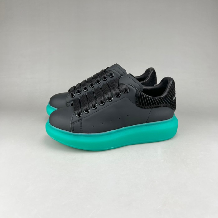 アレクサンダーマックイーンユニセックスブラックタブスニーカーx0188