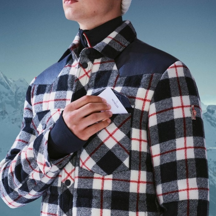 モンクレールメンズミニマルブラックダウンジャケットc02509