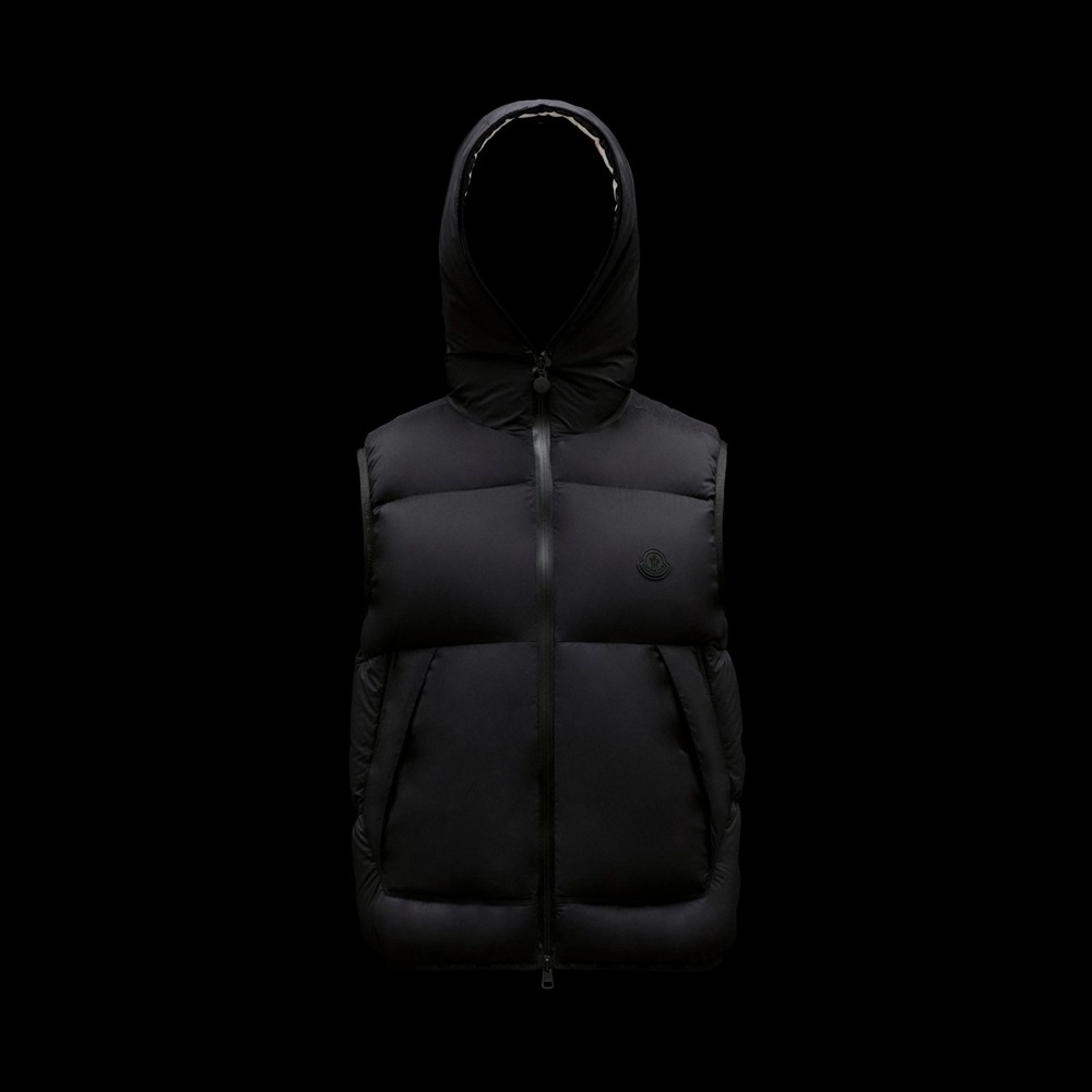 モンクレールメンズブラックダウンベストc02510