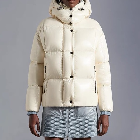 モンクレールレディースモダンホワイトパディングc02513