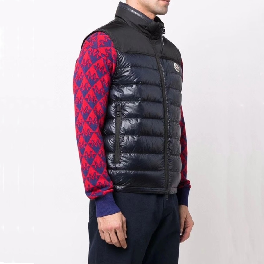 モンクレールメンズブラックダウンベストc02517