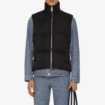 ジバンシィメンズカジュアルブラックベストv0863