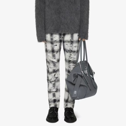 ジバンシィメンズトレンディブラックジーンズv0867