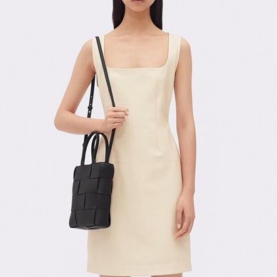 ボッテガヴェネタレディースブラックミニカセットバッグv0442