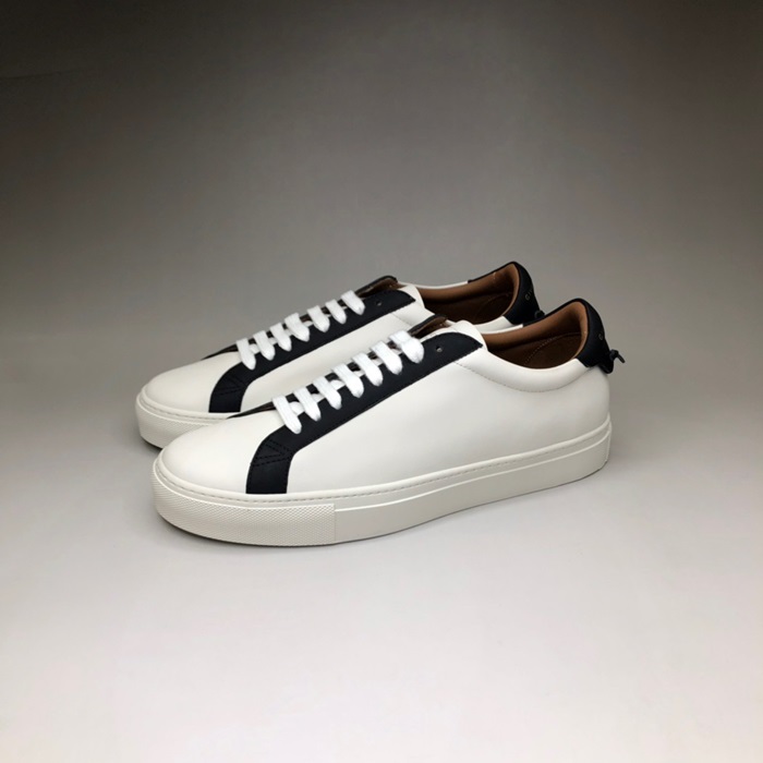 ジバンシィユニセックスクラシックホワイトスニーカーv0883